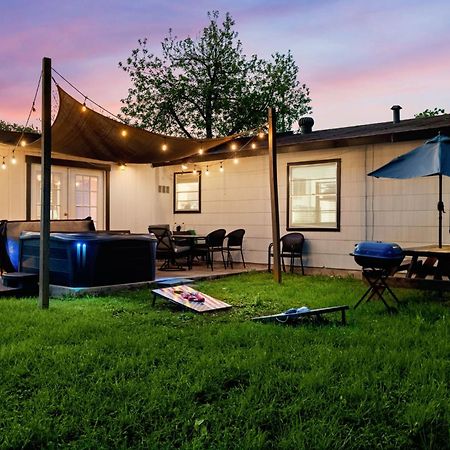 Cozy 3 Bedroom With Hot Tub 2 Min Away From Lackland San Antonio Kültér fotó