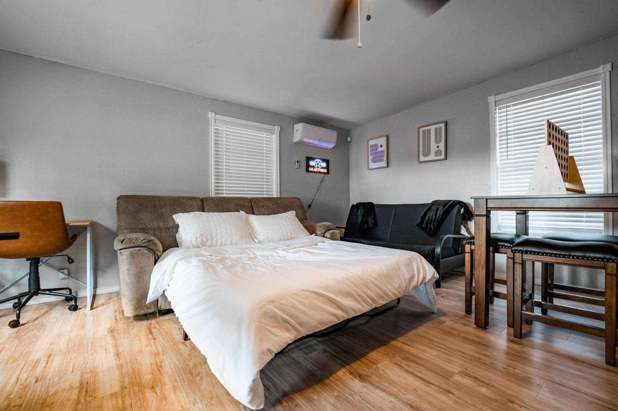 Cozy 3 Bedroom With Hot Tub 2 Min Away From Lackland San Antonio Kültér fotó