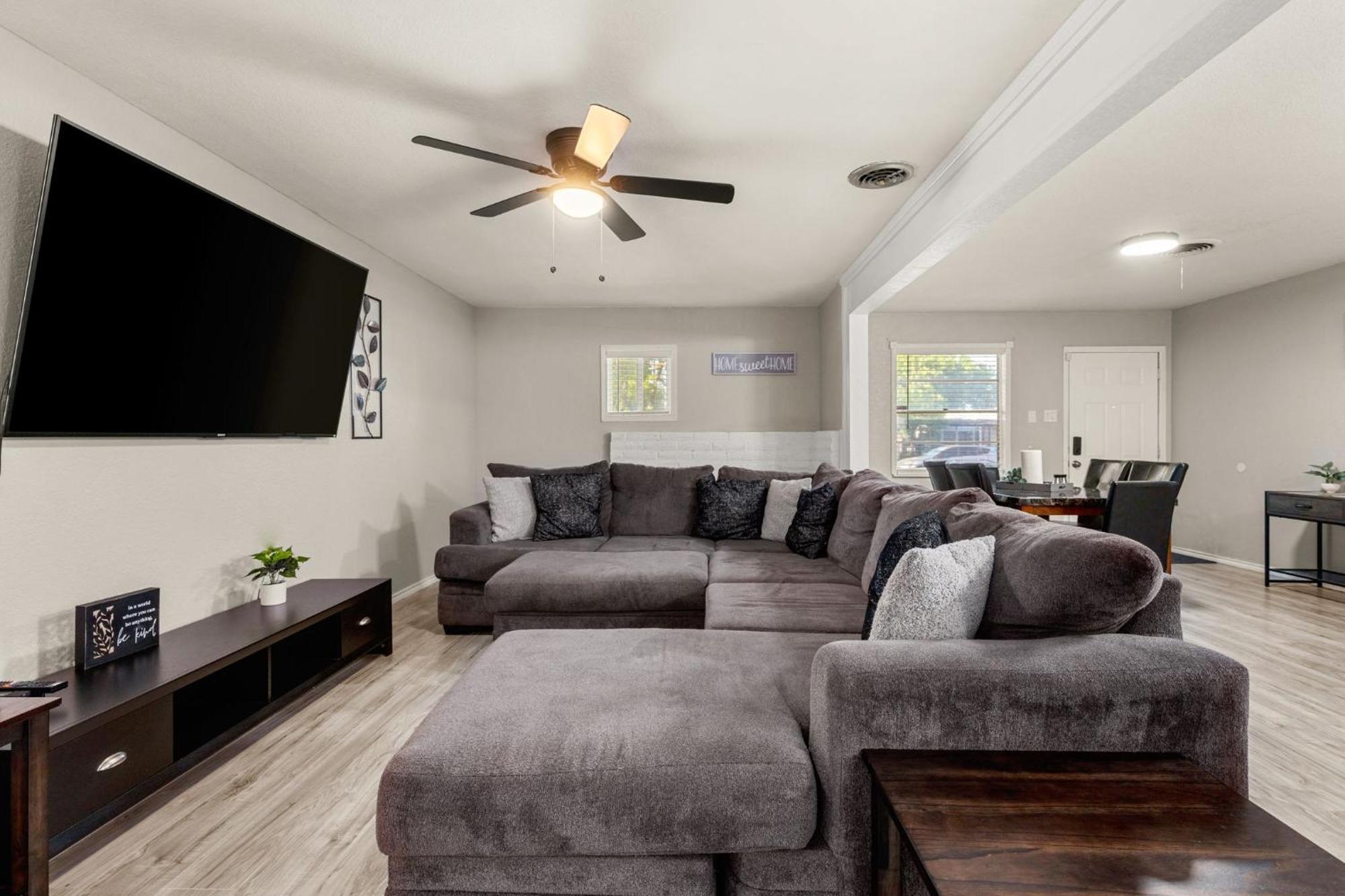 Cozy 3 Bedroom With Hot Tub 2 Min Away From Lackland San Antonio Kültér fotó
