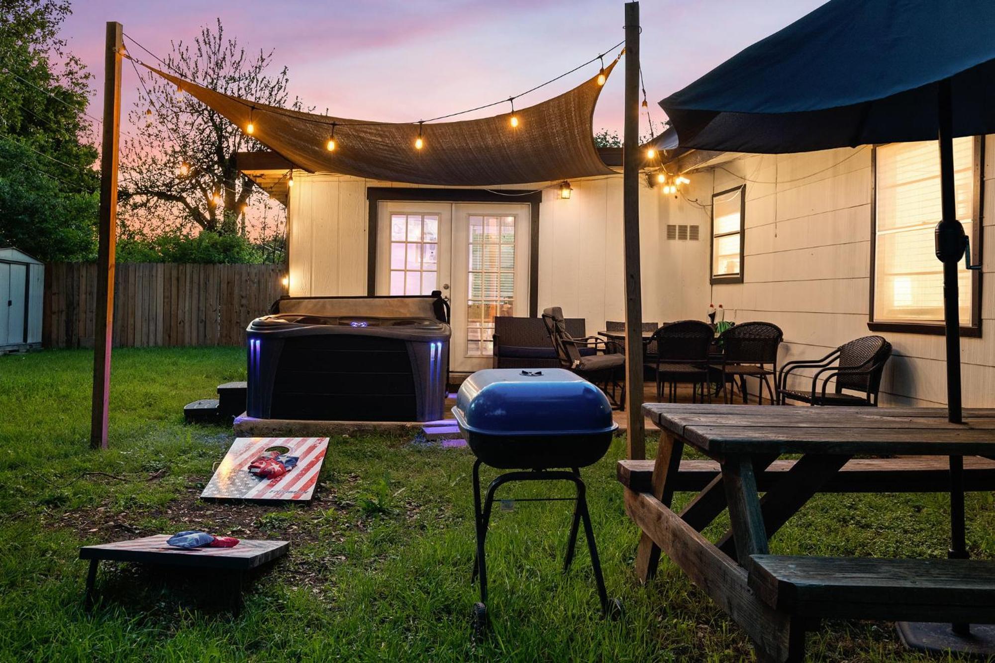 Cozy 3 Bedroom With Hot Tub 2 Min Away From Lackland San Antonio Kültér fotó